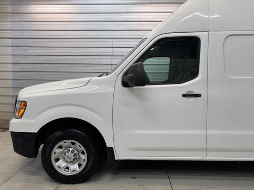 2021 Nissan NV Cargo NV2500 HD SV V6