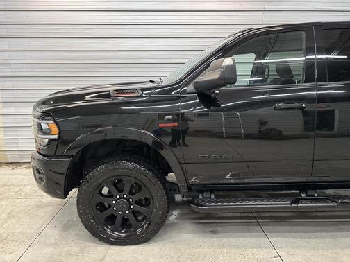 2020 RAM 2500 Laramie Crew Cab 4X4 6'4' Box