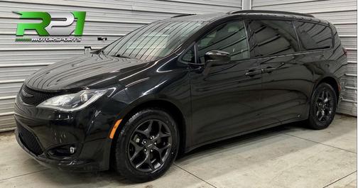 2020 Chrysler Pacifica Touring L