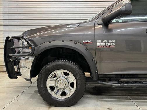2017 RAM 2500 Tradesman Crew Cab 4x4 6'4' Box