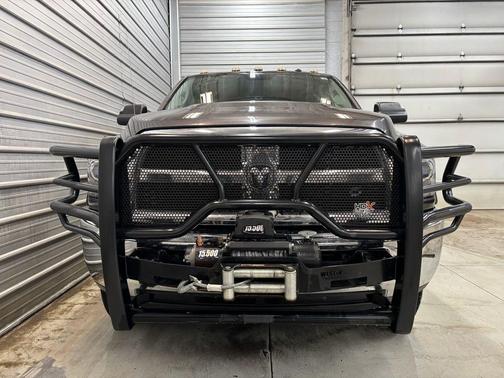2017 RAM 2500 Tradesman Crew Cab 4x4 6'4' Box