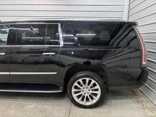 2019 Cadillac Escalade ESV Luxury