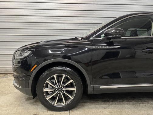 2022 Lincoln Nautilus Standard