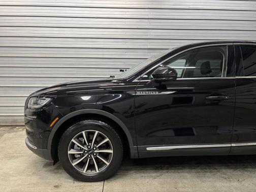 2022 Lincoln Nautilus Standard
