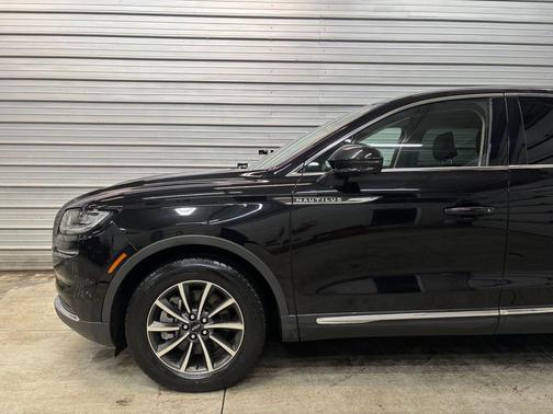 2022 Lincoln Nautilus Standard
