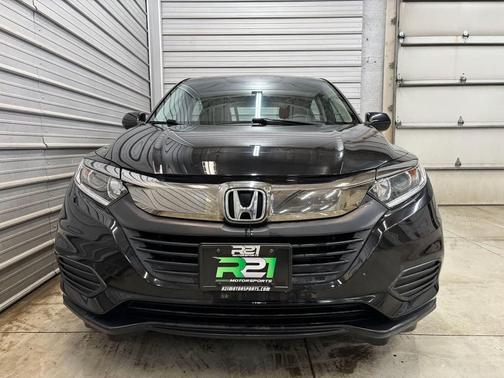 Crystal Black Pearl 2019 Honda HR-V LX