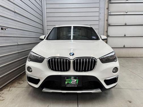 Alpine White 2019 BMW X1 xDrive28i