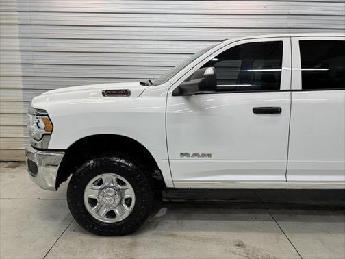 2022 RAM 2500 Tradesman Crew Cab 4x4 8' Box