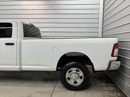 2022 RAM 2500 Tradesman Crew Cab 4x4 8' Box