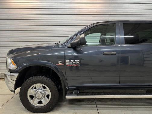 2018 RAM 2500 Tradesman Crew Cab 4x4 6'4' Box