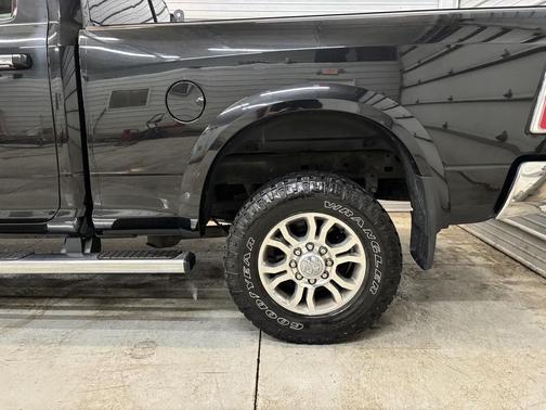 2018 RAM 2500 Laramie Crew Cab 4x4 6'4' Box