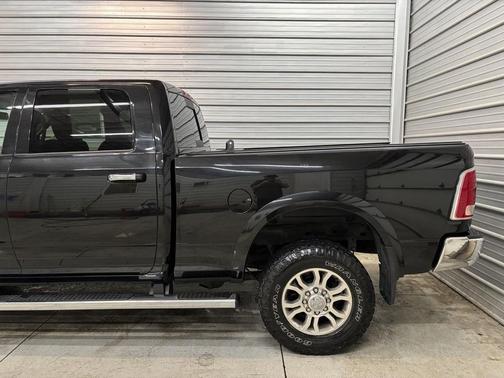 2018 RAM 2500 Laramie Crew Cab 4x4 6'4' Box