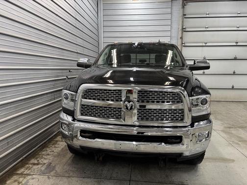 2018 RAM 2500 Laramie Crew Cab 4x4 6'4' Box