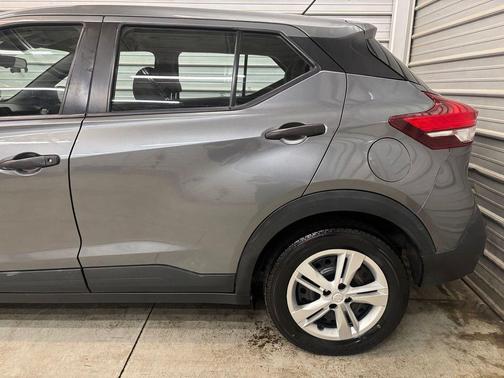 Gun Metallic 2020 Nissan Kicks S