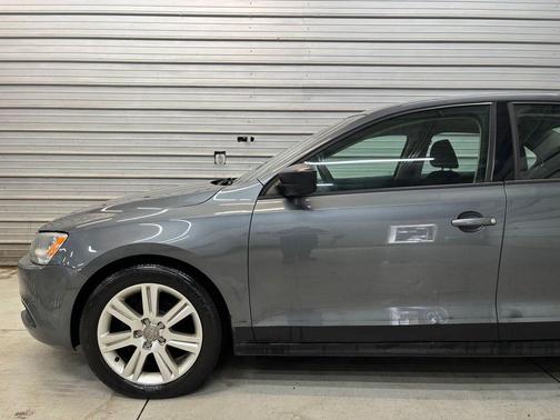 Platinum Gray Metallic 2013 Volkswagen Jetta S