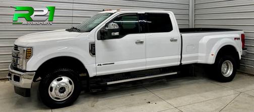 Oxford White 2019 Ford F-350 Lariat