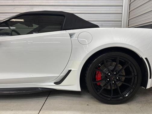 Arctic White 2019 Chevrolet Corvette Grand Sport