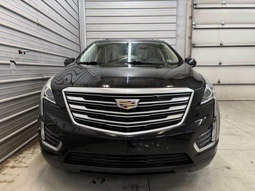 Stellar Black Metallic 2017 Cadillac XT5 Luxury