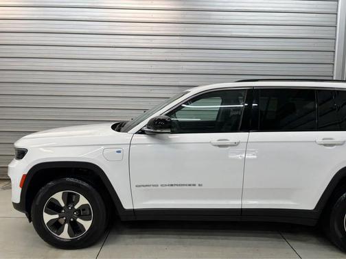 Bright White Clearcoat 2023 Jeep Grand Cherokee 4xe Base