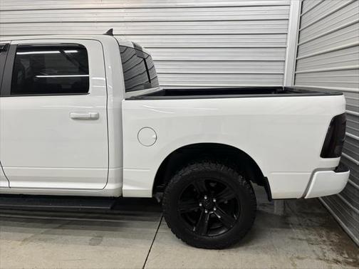 2017 RAM 1500 Night Crew Cab 4x4 5'7' Box
