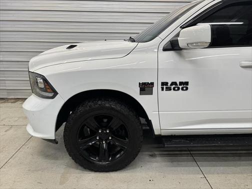 2017 RAM 1500 Night Crew Cab 4x4 5'7' Box