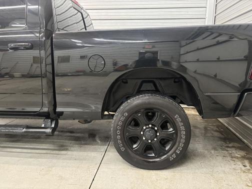 2017 RAM 2500 Big Horn Crew Cab 4x4 6'4' Box