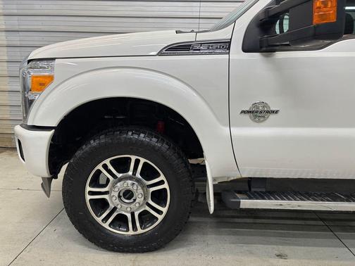 White 2016 Ford F-350 Platinum