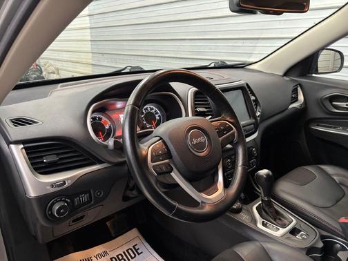 Billet Silver Metallic Clearcoat 2017 Jeep Cherokee Trailhawk