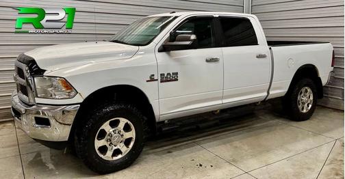Bright White Clearcoat 2017 RAM 2500 SLT Crew Cab 4x4 6'4' Box