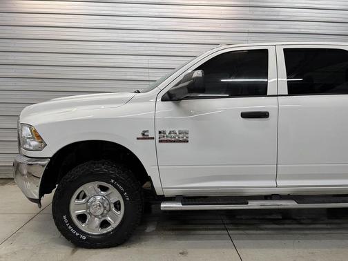 2018 RAM 2500 Tradesman Crew Cab 4x4 6'4' Box