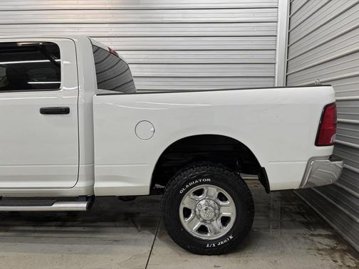 2018 RAM 2500 Tradesman Crew Cab 4x4 6'4' Box