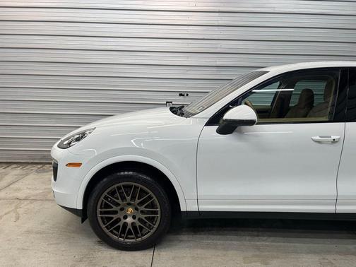 2017 Porsche Cayenne Platinum Edition