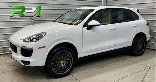 2017 Porsche Cayenne Platinum Edition