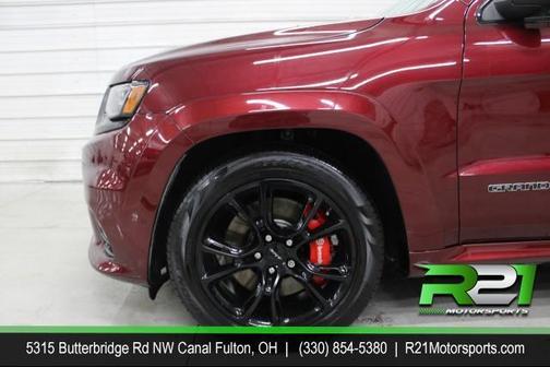 Photo 4 of 36 of 2017 Jeep Grand Cherokee SRT