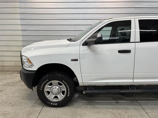 2018 RAM 3500 Tradesman Crew Cab 4x4 8' Box