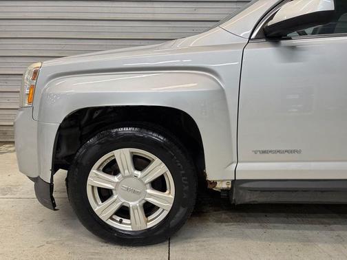 Quicksilver Metallic 2014 GMC Terrain SLE-2