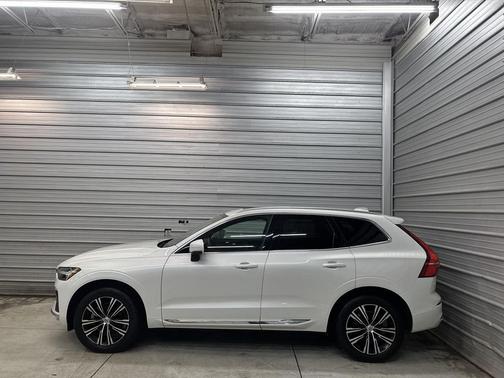 2022 Volvo XC60 B5 Inscription