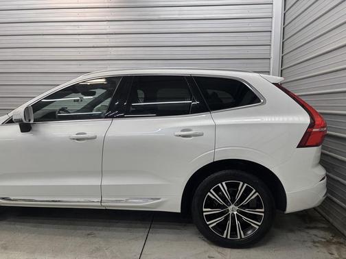 2022 Volvo XC60 B5 Inscription