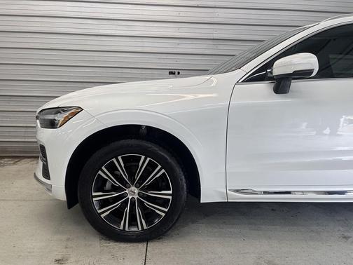 2022 Volvo XC60 B5 Inscription
