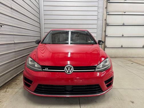 Tornado Red 2016 Volkswagen Golf R 2.0T DSG