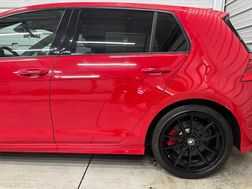 Tornado Red 2016 Volkswagen Golf R 2.0T DSG