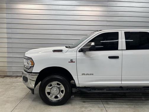 2021 RAM 2500 Tradesman Crew Cab 4x4 6'4' Box