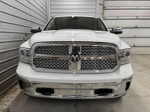 Bright White Clearcoat 2016 RAM 1500 Laramie