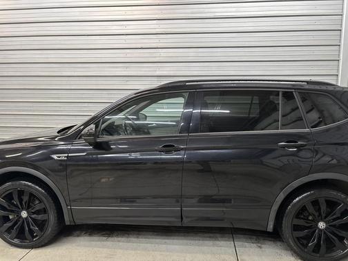 2021 Volkswagen Tiguan 2.0T SE R-Line Black 4MOTION
