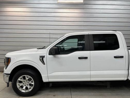 Oxford White 2023 Ford F-150 XLT