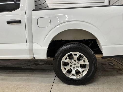 Oxford White 2023 Ford F-150 XLT