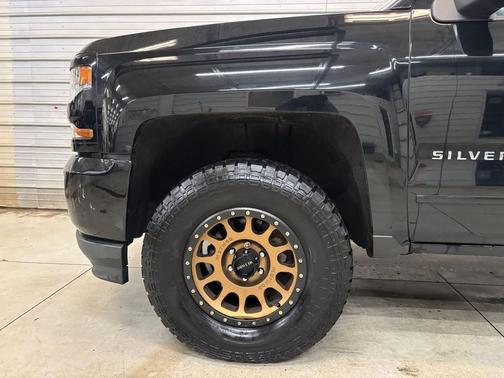 Black 2018 Chevrolet Silverado 1500 2LT