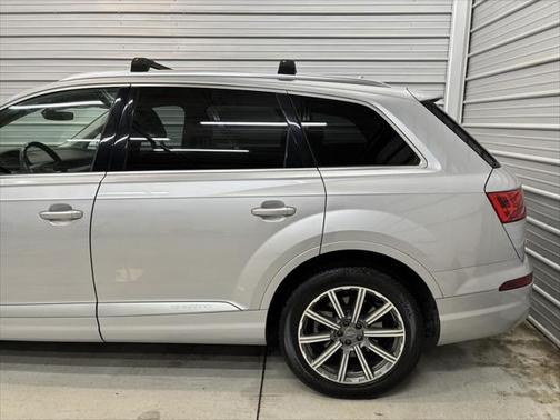 2019 Audi Q7 45 Premium Plus