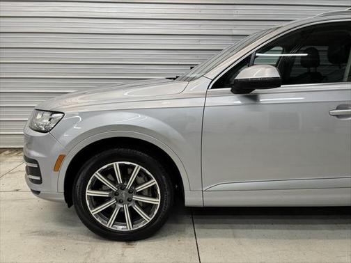 2019 Audi Q7 45 Premium Plus