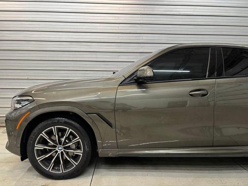 2023 BMW X6 xDrive40i